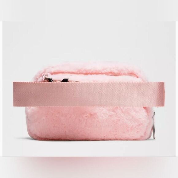 Lululemon Strawberry Pink Everywhere Belt Bag Plush Fleece - Picture 2 of 8